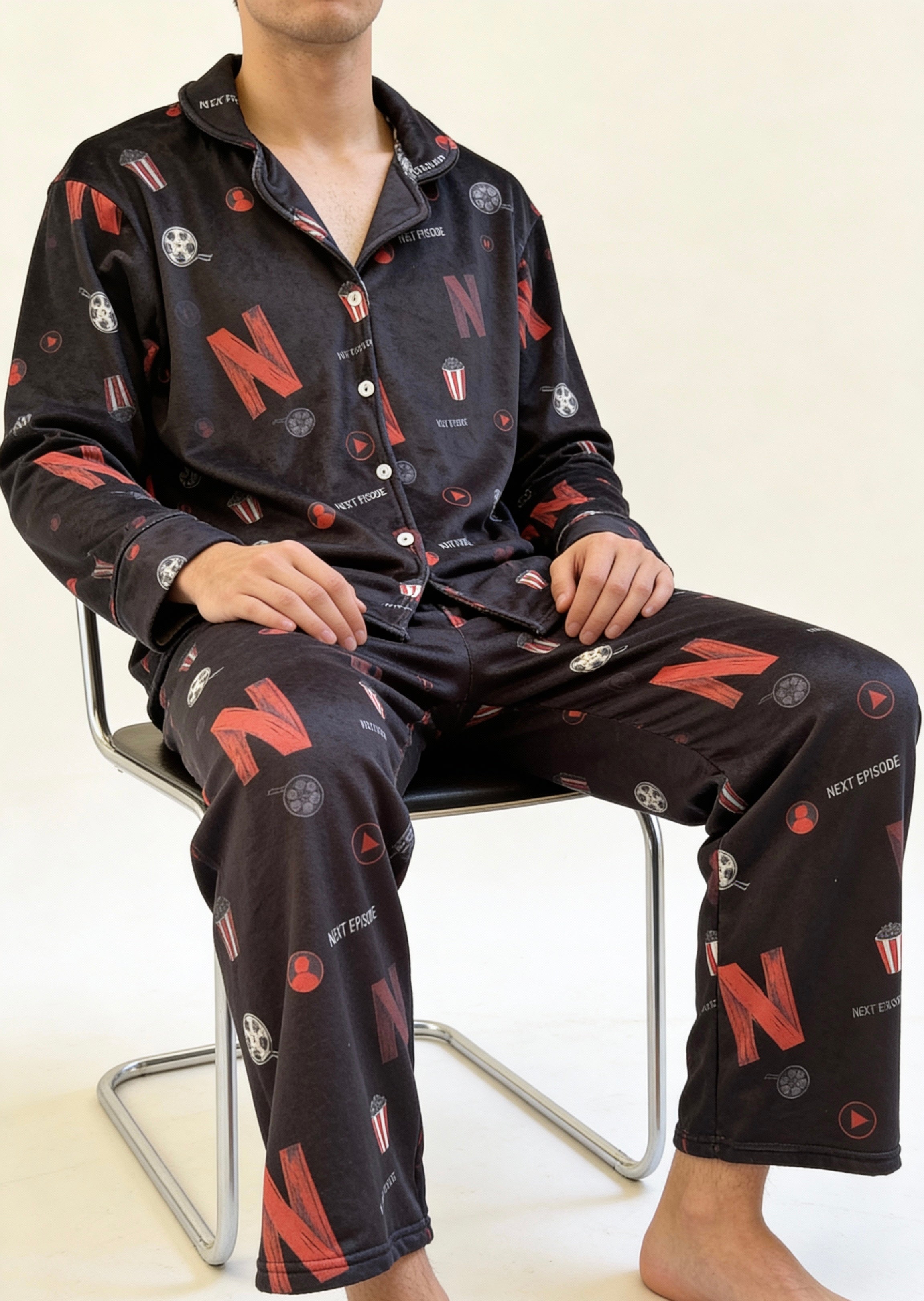 New Netflix velvet set